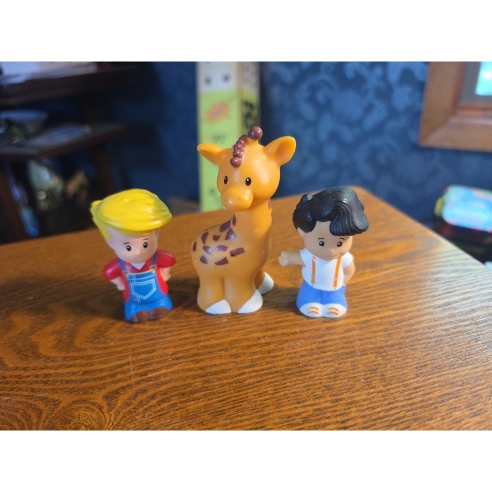 Fisher Price Little People Figures:  2002/2012.‎ Lot Of 3